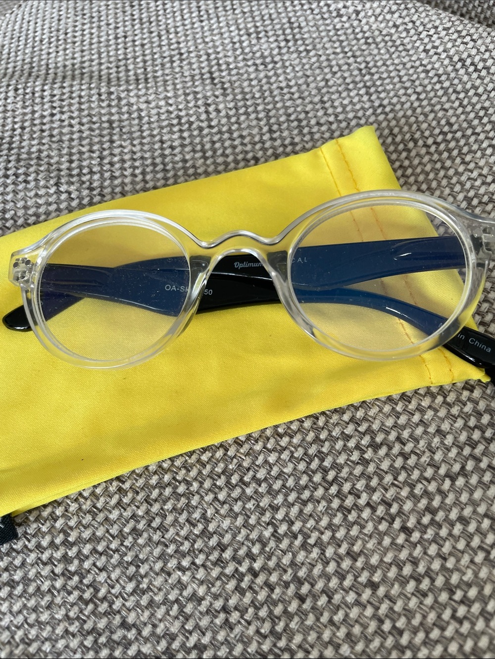 Clear Round Frame Reading Glasses with Dark Temples - Unbranded